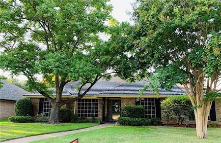 811 Autumn Lake Drive Allen, TX 75002