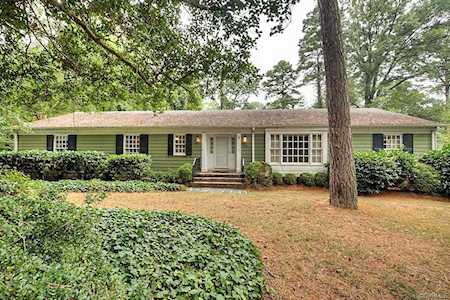 7900 Burrundie Dr Richmond, VA 23225