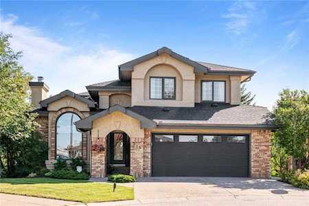 315 Christie Knoll Point(e) SW Calgary, AB T3H 2V2