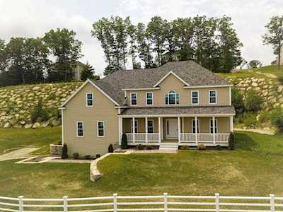 93 Old Cart Path Holliston, MA 01746