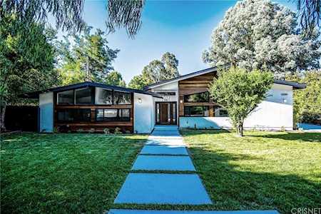 23283 Erwin Street Woodland Hills, CA 91367