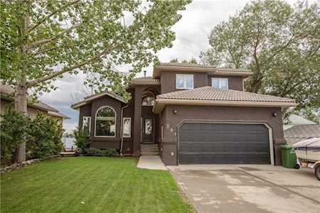 291 East Chestermere Drive Chestermere, AB T1X 1A2