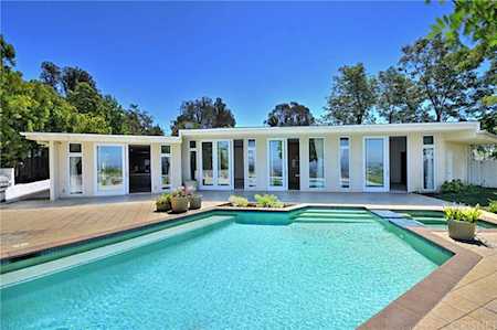 8057 Mulholland Drive Los Angeles, CA 90046