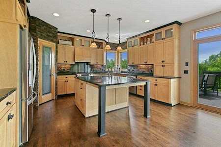 24630 Emerald Lane Lakeville, MN 55044