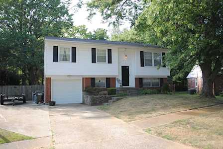 2006 Meadowgate Ln Louisville, KY 40223