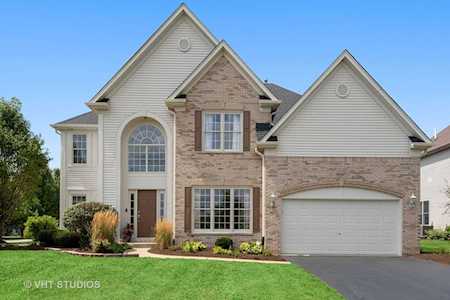502 Mallard Point Dr North Aurora, IL 60542