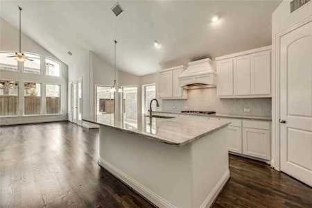 8233 Lindsay Gardens The Colony, TX 75056