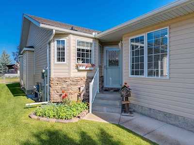 1903 Riverside Road NW High River, AB T1V 1Y9