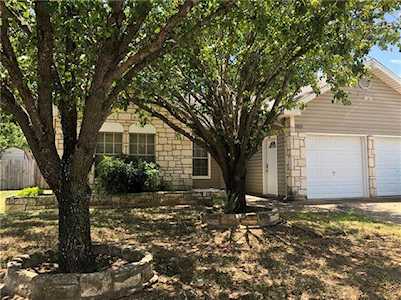 1303 York Castle Dr Pflugerville, TX 78660