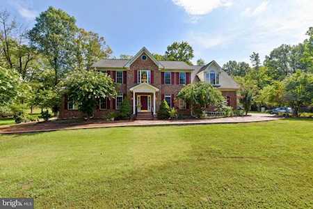 6812 Springfield Dr Lorton, VA 22079