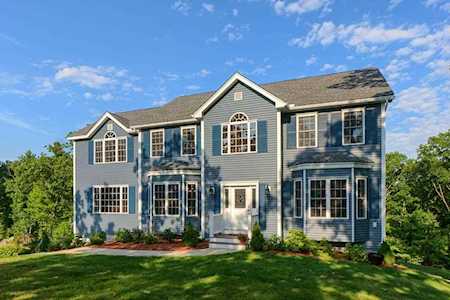 16 Mockingbird Hill Rd Groton, MA 01450