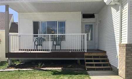 111 Sandstone Court Okotoks, AB t1S 1R2