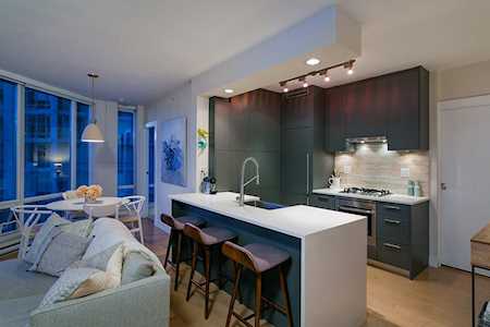 535 Smithe Street #2407 Vancouver, BC V6B 0H2