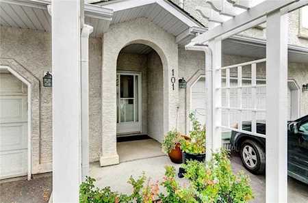 101 Sunlake Garden(s) SE Calgary, AB T2X 3G4