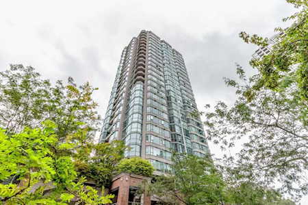 888 Hamilton Street #1803 Vancouver, BC V6B 5W4
