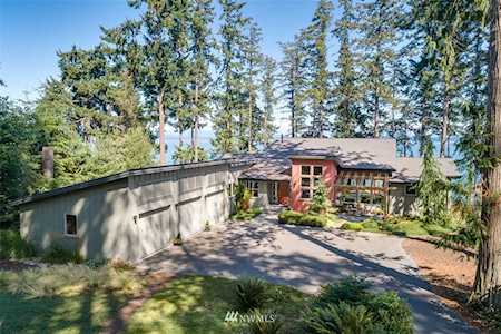 1103 Cavalero Rd Camano Island, WA 98282