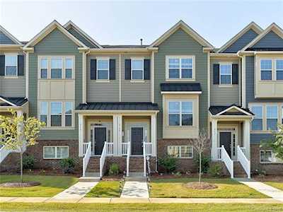 515 Dulaney Dr Tega Cay, SC 29708