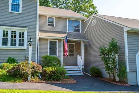 204 Laurelwood Dr #204 Hopedale, MA 01747