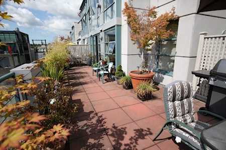 1630 W 1st Avenue #316 Vancouver, BC V6J 1G1
