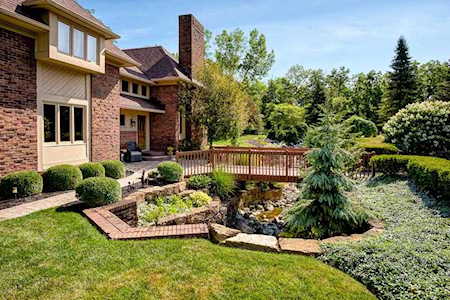 2460 Stonehaven Court Upper Arlington, OH 43220