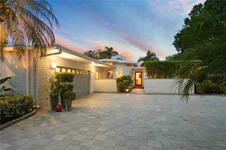 1365 NE Monterey Circle St Petersburg, FL 33704