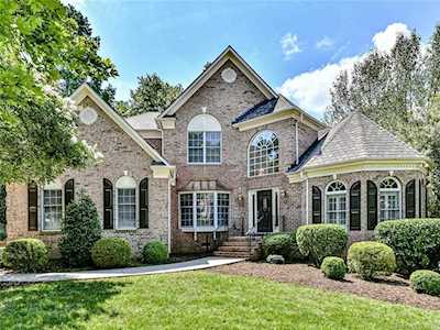 1629 Cape Fear Ct Matthews, NC 28105