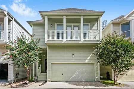 806 Garden Trace Ln Houston, TX 77018