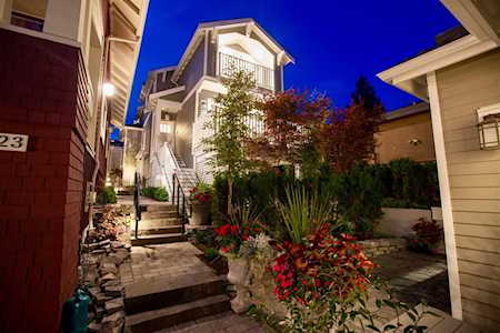 1421 Gordon Avenue West Vancouver, BC V7T 1R5