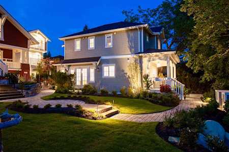 1419 Gordon Avenue West Vancouver, BC V7T 1R5