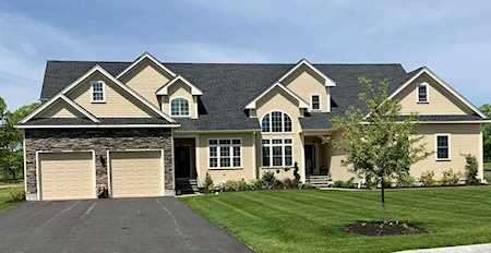 77 Fairway View Dr #77 Sutton, MA 01590