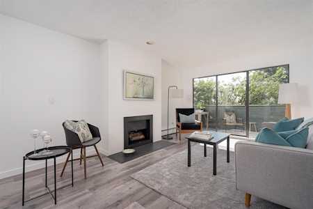 1516 Charles Street #207 Vancouver, BC V5L 2T1