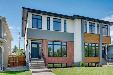 3429 Kerry Park Road SW Calgary, AB T3E 4S5