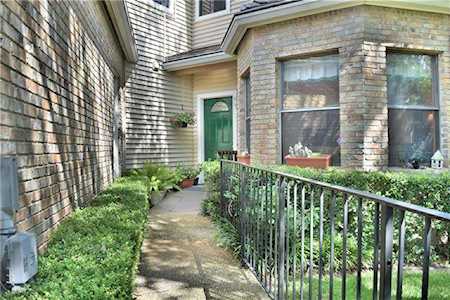 13 Champion Ln Lakeway, TX 78734