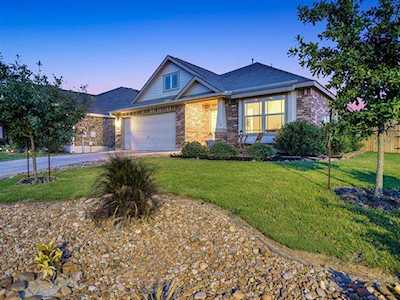 112 Fossil Stone Trl Buda, TX 78610