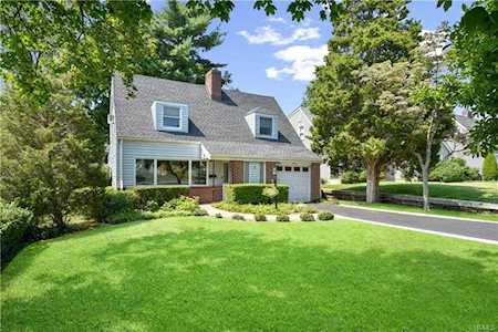 7 Douglas Place Eastchester, NY 10709