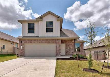 186 Limerick Rd Buda, TX 78610