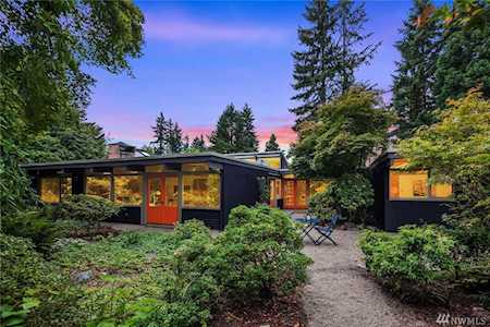 8851 SE 37th St Mercer Island, WA 98040