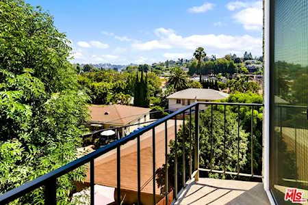 2980 Avenel Terrace Los Angeles, CA 90039