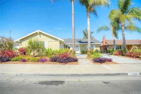 17891 Altamirano Lane Huntington Beach, CA 92647
