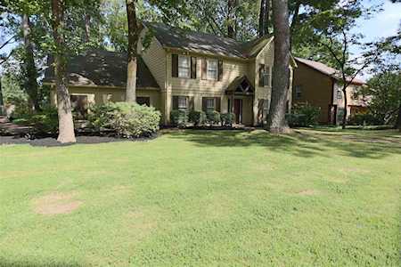 2428 Oak Trail Dr Germantown, TN 38139