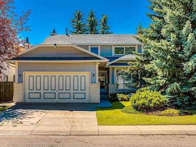 215 Edgebank Place NW Calgary, AB T3A 4L3