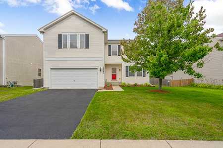 1821 Faxon Dr Montgomery, IL 60538