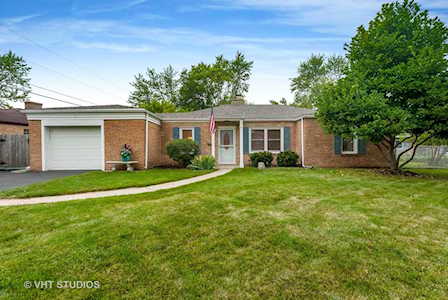 314 Behm Dr Grayslake, IL 60030