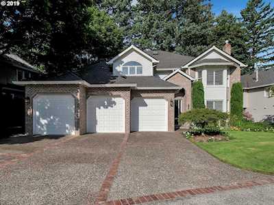 15564 Village Dr Lake Oswego, OR 97034