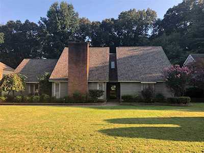 7701 Old Village Cv Germantown, TN 38138