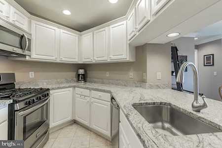 1050 Stuart St #819 Arlington, VA 22201
