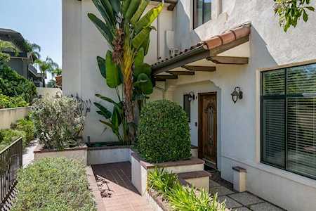 63 Harkness Avenue #4A Pasadena, CA 91106