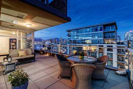 138 W 1st Avenue #1401 Vancouver, BC V5Y 0H5