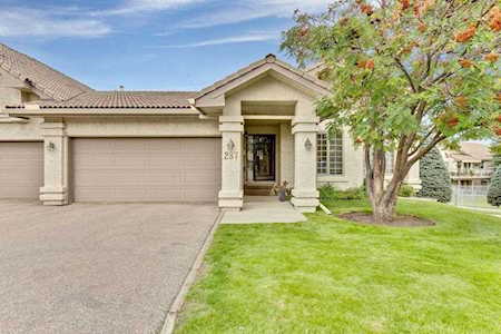 287 Palisbriar Park SW Calgary, AB T2V 5H7