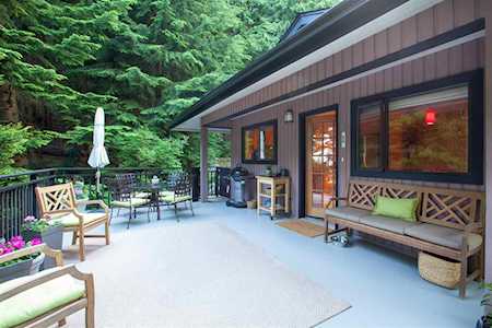 4633 Mountain Highway North Vancouver, BC V7K 2K7